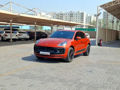 2023 Porsche MACAN photo 3