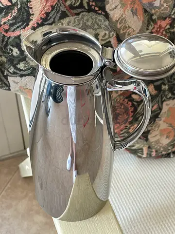 STEEL JUGS
