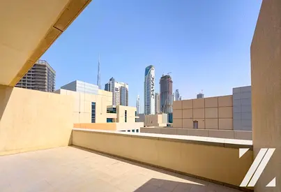 Spacious Balcony | Semi-Open Kitchen| High-Floor