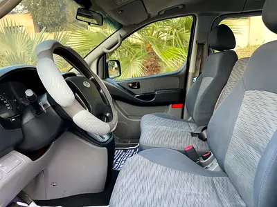 صورة 9 لـ 2013 Hyundai H1