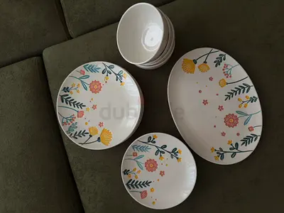 Floral Ceramic Dinner Plates and Bowls - Excellent Condition - 13 pieces
