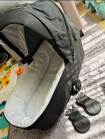 LECLERC bassinet with adapters - great condition, barely used