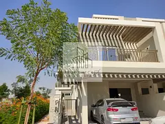 Investor Deal | End corner | Prime Location | 3 Bedroom with Roof access