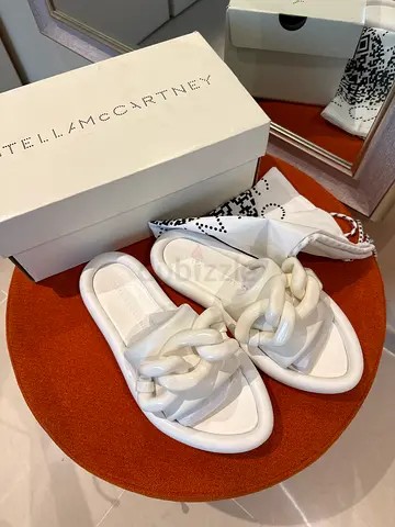 Women slide StellaMcCartney