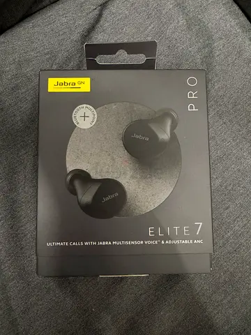 Jabra Elite 7 Pro buds