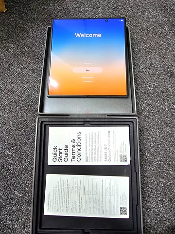 Galaxy Z Fold 8 Ultra 256Gb Brand New physical