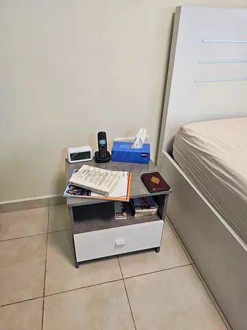 Bed + mattress + 2 night stands