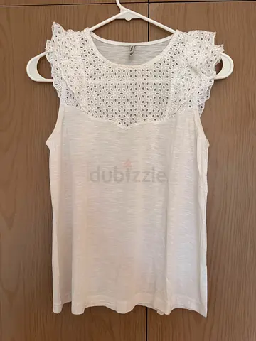 Stradivarius white sleeveless top with eyelet lace yoke - size S
