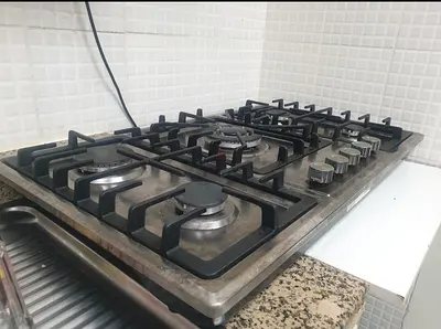 Built-in 5-Burner Gas Cooktop — Stainless Steel, Used
