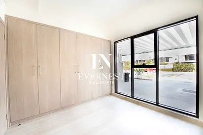 Brand New 5BR+M | Directly on Park | Vacant | Exclusive