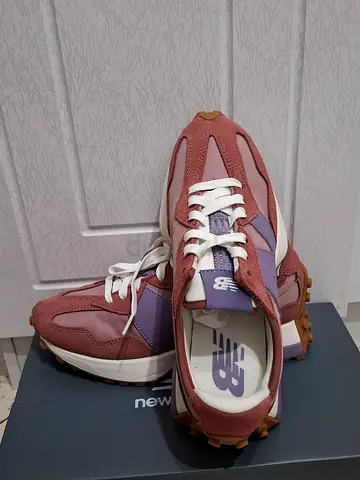 New Balance women's sneakers - size 39 Brand new  mauve/purple colorway