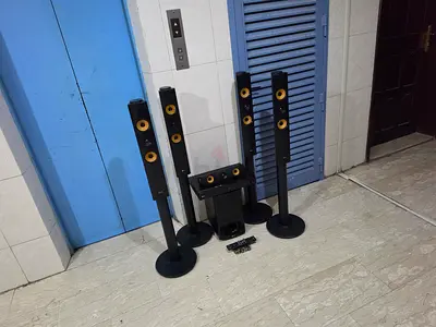 LG 5.1ch *1100 watts*(Dolby, Bluetooth, Optical in, Aux in) Home Theatre System in excellent working