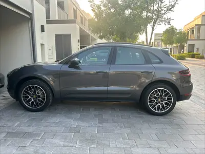 2016 Porsche MACAN photo 2