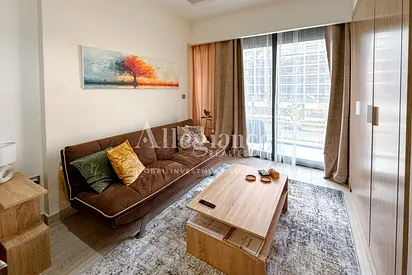 Premium Studio | Direct Pool View | Prime Location