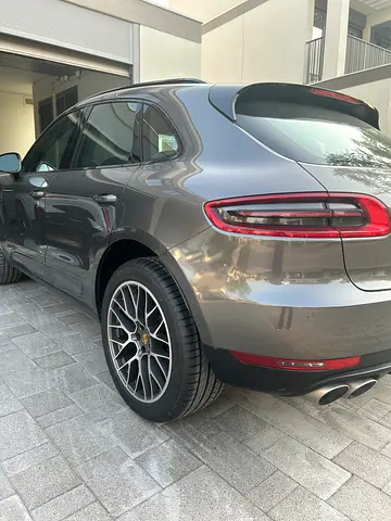 2016 Porsche MACAN photo 5
