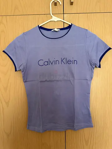 Calvin Klein lavender logo T-shirt - size XS