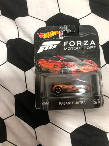 Hot Wheels Forza Motorsport Pagani Huayra toy car (sealed) box in poor condition but car in perfect