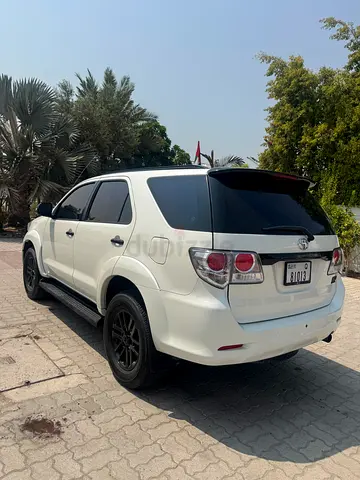 Toyota Fortuner 2015 model GCC V4 60 years university original paint single owner