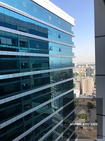 أجمل وأرقى غرفتين وصالة للإيجار السنوي في أبراج غلفا، غرفتين ماستر، 3 حمامات، مطبخ كبير، إطلالة مفتوحة، جيم ومسبح وحديقة