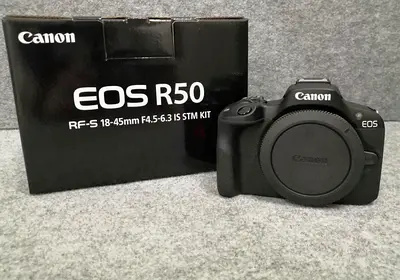 Canon R-50 Camera mirrorless with trypod and memory card 256 gb