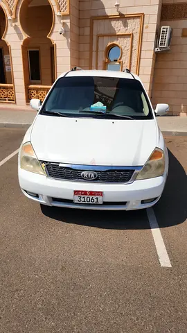 2013 Kia Carnival LX GCC Specs