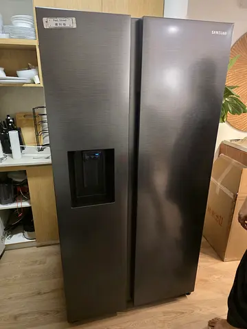For sale Samsung fridge side bye side water dispenser ice maker new condition