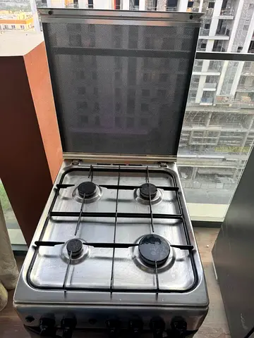 Artison 4 Burner Gas Cooker with Oven – Stainless Steel – Good Condition