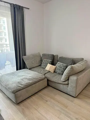 Light grey pan Emirates With feathers 🪶 2-seater sofa with chaise, good condition
