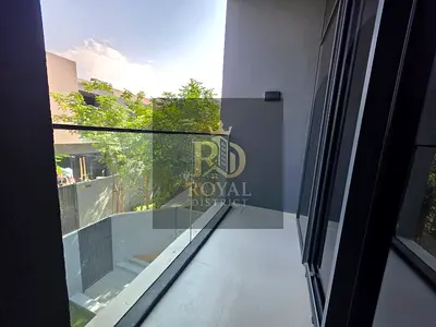 فرصة نادرة للغاية | منزل تاون هاوس مذهل | 3 غرف نوم + غرفة خادمة | تصميم عصري | تخطيط أنيق | موقع متميز