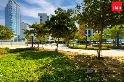 Lowest Price | Lagoon & Road | Commercial Expert