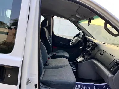صورة 8 لـ 2013 Hyundai H1