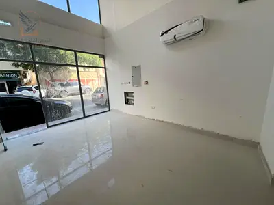 محل تجاري جديد مساحة 90 متر مع ميزانين ومناسب لجميع الأنشطة