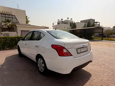 2022 Nissan SUNNY photo 3