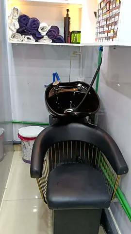 Ladies Saloon with furniture for Sale