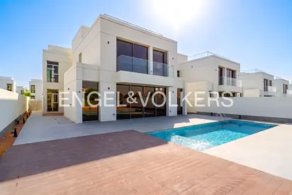 Full Lake View | 7,500 Plot | 5 Bed