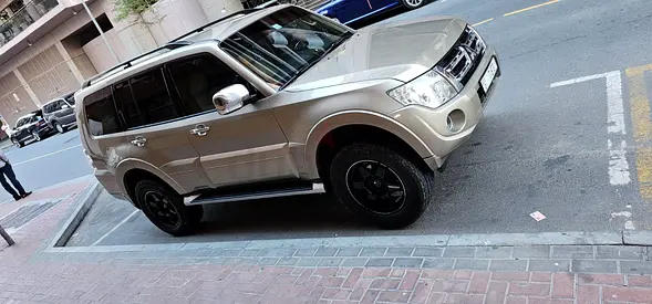 Mitsubishi Pajero GLS Medium Line 2014 GCC Specs