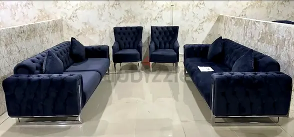 500 dhs only Dark Blue Velvet 3-Piece Chesterfield Sofa Set with Accent Chairs