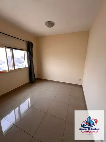 استديو مطبخ منفصل منطقه الجبيل مساحه كبيره خزائن حائط مطبخ مرتب حمام نظيف تكييف غاز مركزي موقع ممتاز قريب من جميع الخدمات
