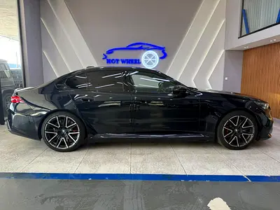 صورة 6 لـ 2025 BMW M5