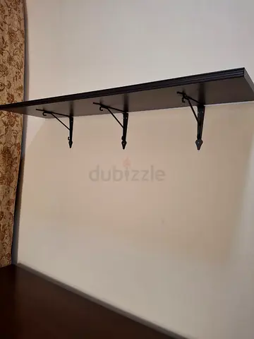 Shelf wall mounted