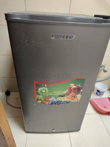 Used single-door mini fridge - compact refrigerator excellent condition hardly 6 moth used by 1 male
