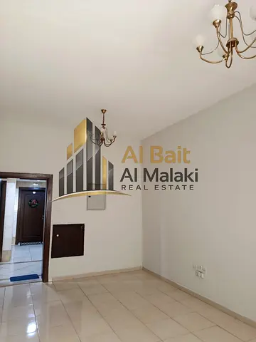 Affordable 1-Bedroom Apartment for Annual Rent in Al Majaz 3, Sharjah – Built-In Wardrobe, 1 Bathro