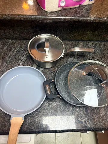 Set of non-stick frying pan and small saucepan with lids - good condition