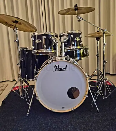 Pearl Export Series dull Drum Set with hardware Sabian cymbals sbr and throne
