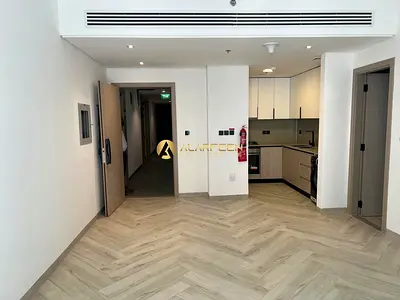 1BR Apartment | Empire Residence | Balcony & City View