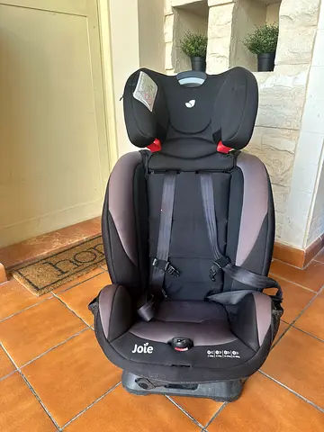 Joie child car seat — good condition, convertible booster/seat
