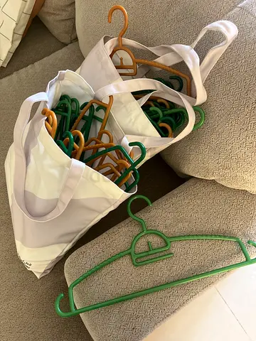 2 x bags of 20 Multi-Colored Plastic Clothes Hangers