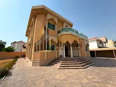 Villa for annual rent Area: Sharqan Number of rooms: 5, one of the rooms is a master Bathrooms: 6 Bu