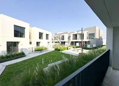 Duplex Layout | Corner Unit | Backing Park