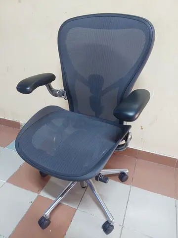 Authentic Remastered V2 Version Herman Miller Aeron Graphite Chair Polished Aluminium Frame Size C